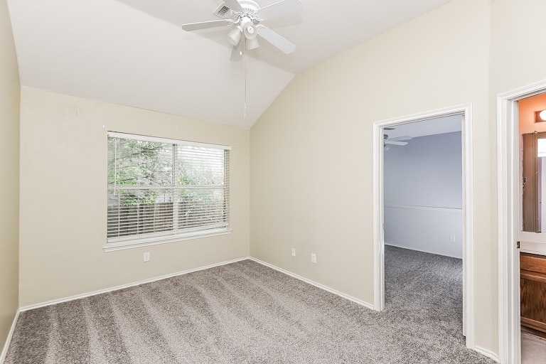 Photo 21 of 25 - 13308 Ridgepointe Rd, Fort Worth, TX 76244