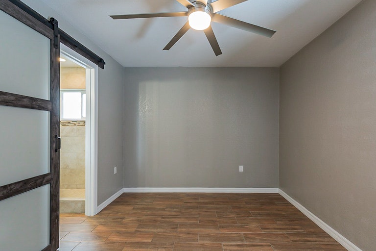 Photo 13 of 19 - 1836 Marcia St, Sarasota, FL 34231