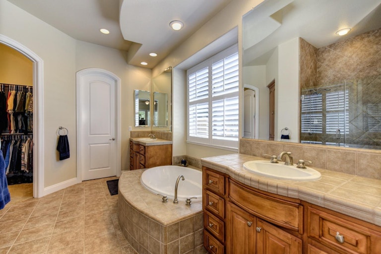 Photo 39 of 70 - 8910 Belford Ct, Roseville, CA 95747