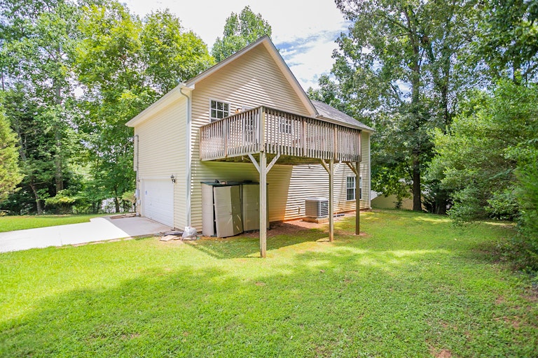 Photo 23 of 24 - 9615 Manor Ln, Gainesville, GA 30506