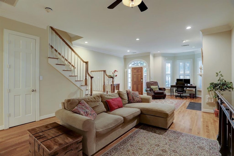 Photo 7 of 20 - 3235 Bellefontaine St, Houston, TX 77025
