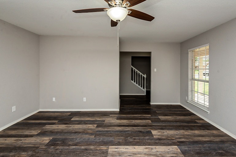 Photo 11 of 26 - 6428 Henco Dr, Fort Worth, TX 76119