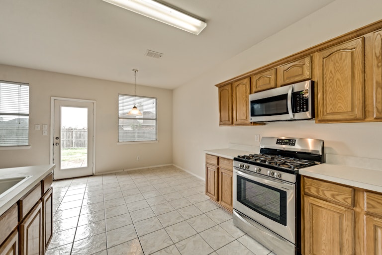 Photo 7 of 26 - 4209 Maidstone Dr, Garland, TX 75043