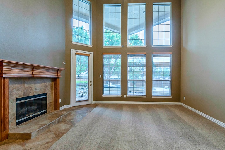 Photo 5 of 41 - 1900 Winchester St, McKinney, TX 75070