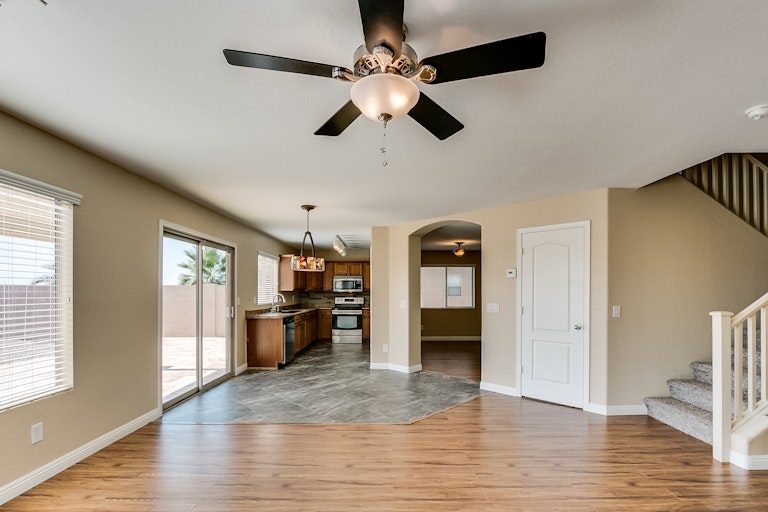 Photo 3 of 40 - 421 S 111th Dr, Avondale, AZ 85323