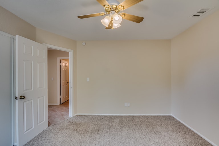 Photo 23 of 34 - 3014 W Daley Ln, Phoenix, AZ 85027