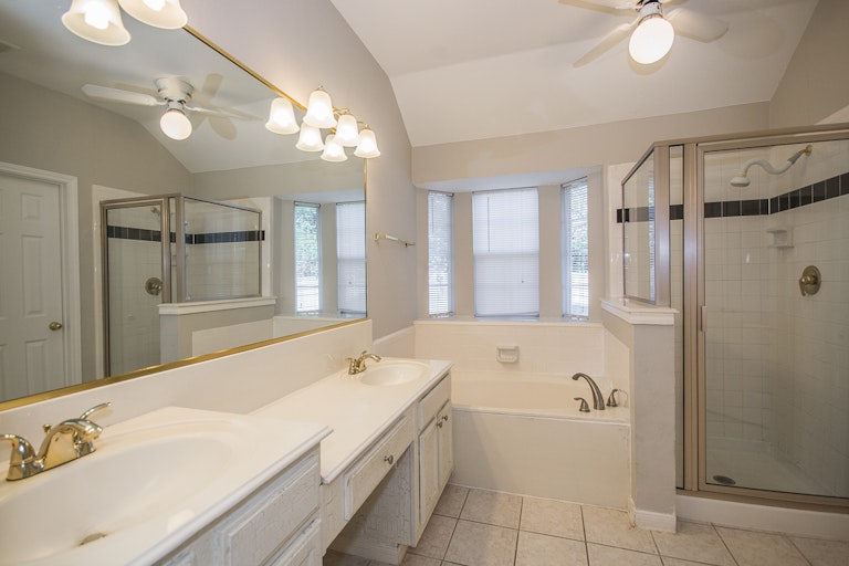 Photo 20 of 44 - 2712 Summerwood Ct, McKinney, TX 75072