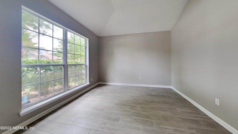 Photo 6 of 19 - 640 Acorn Chase Dr, Orange Park, FL 32065