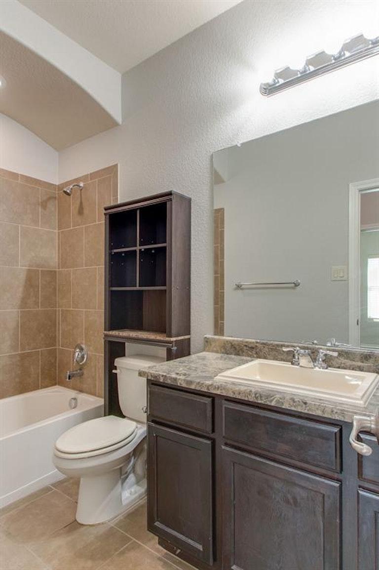 Photo 22 of 31 - 1924 Kachina Lodge Rd, Fort Worth, TX 76131
