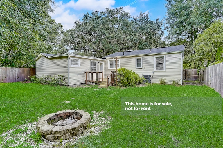 Photo 9 of 28 - 2408 Ridgewood Rd, Jacksonville, FL 32207