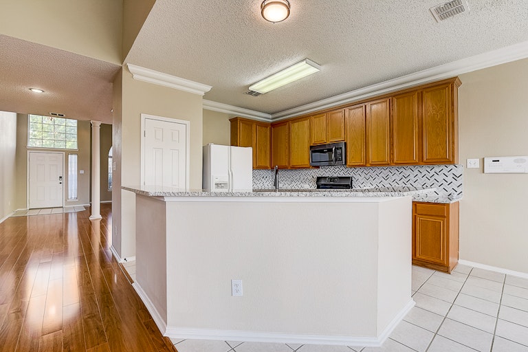 Photo 26 of 37 - 4009 Pear Ridge Dr, The Colony, TX 75056