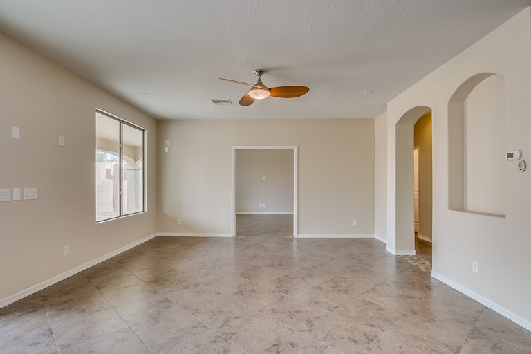 Photo 10 of 33 - 4540 W Powell Dr, New River, AZ 85087