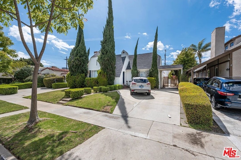 Photo 2 of 4 - 353 S Wetherly Dr, Beverly Hills, CA 90211