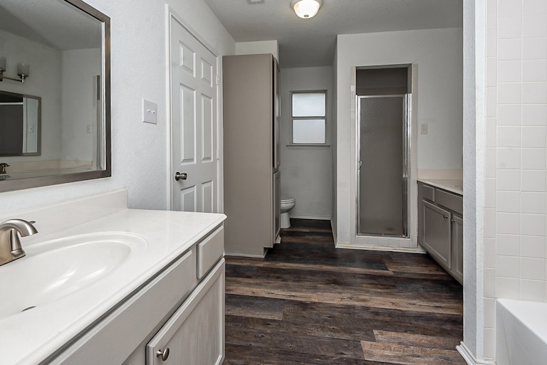 Photo 19 of 26 - 6428 Henco Dr, Fort Worth, TX 76119