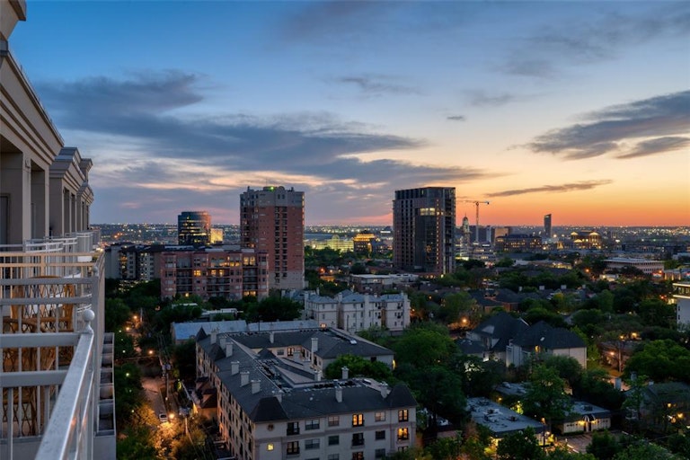 Photo 33 of 38 - 3225 Turtle Creek Blvd #1226, Dallas, TX 75219