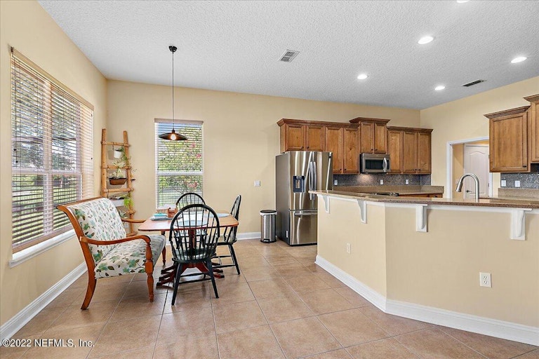 Photo 10 of 40 - 627 Battersea Dr, Saint Augustine, FL 32095