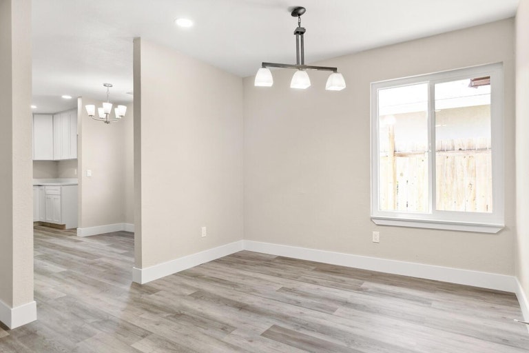 Photo 8 of 27 - 1723 Midway Dr, Woodland, CA 95695