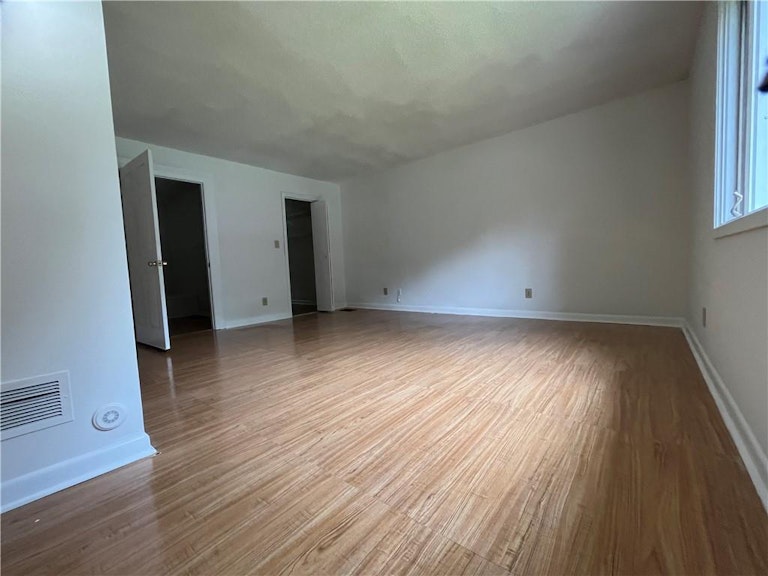 Photo 15 of 23 - 4491 Cedar Park Dr, Stone Mountain, GA 30083