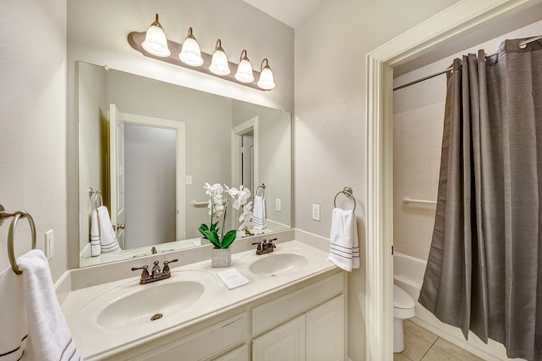 Photo 39 of 43 - 2740 Cape Pearl Dr, Grand Prairie, TX 75054