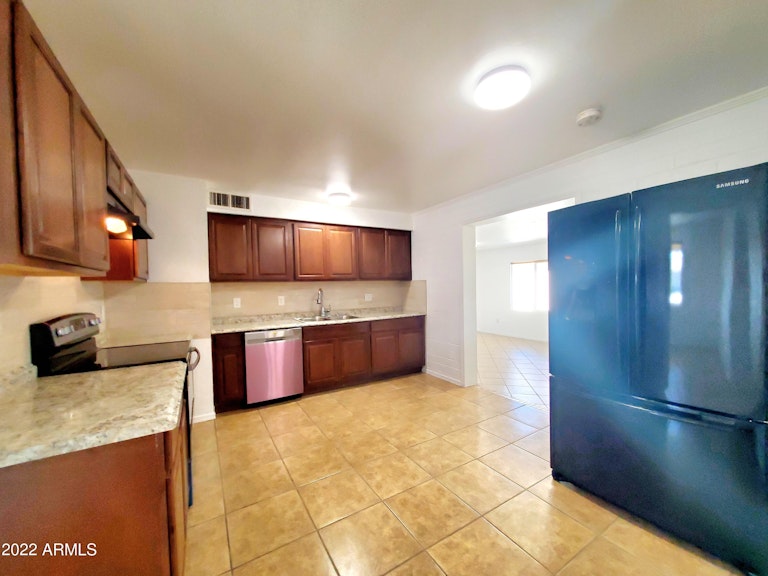 Photo 12 of 42 - 11122 W Connecticut Ave, Youngtown, AZ 85363