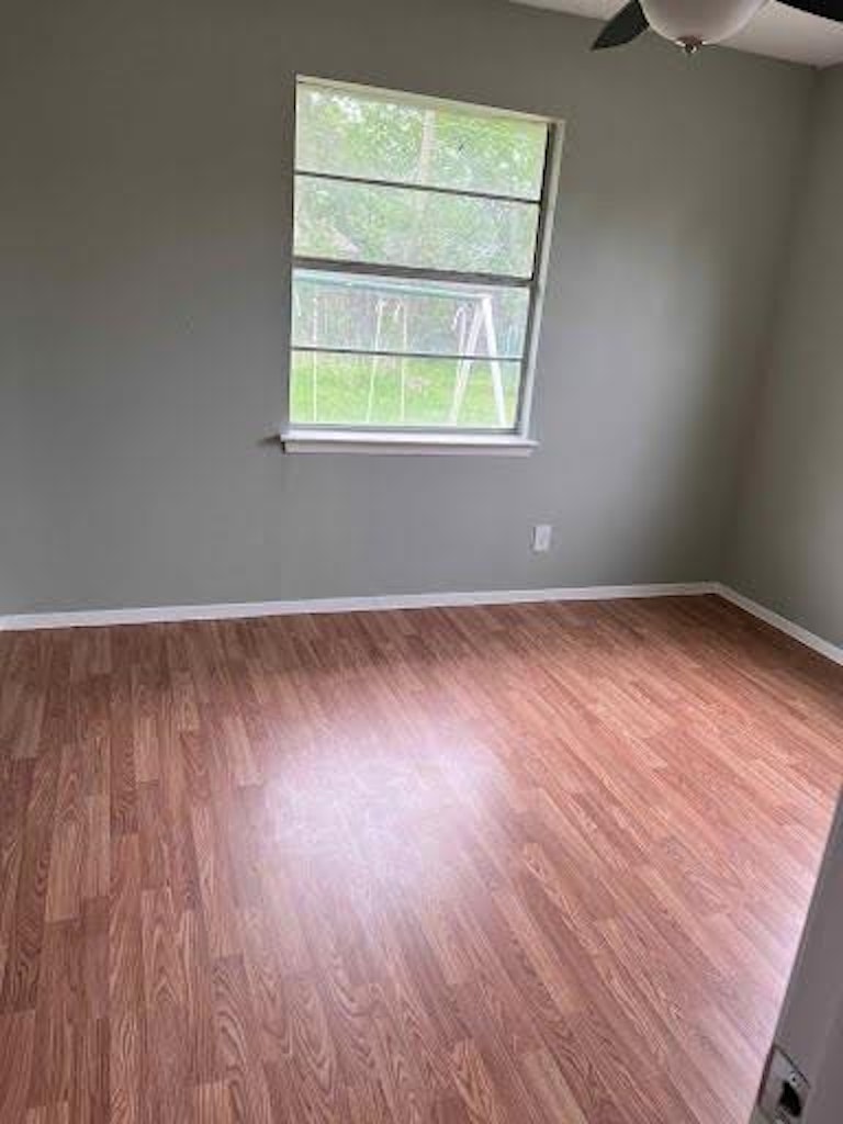 Photo 10 of 18 - 1005 S Murray St, McKinney, TX 75069