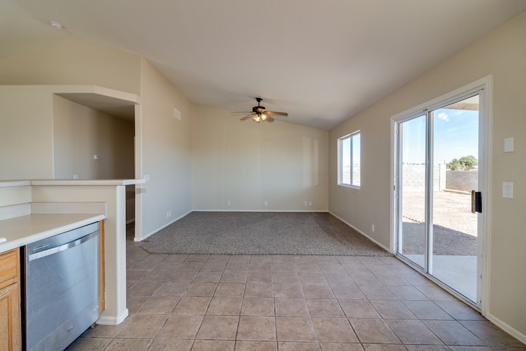 Photo 8 of 30 - 8015 W Citrus Way, Glendale, AZ 85303