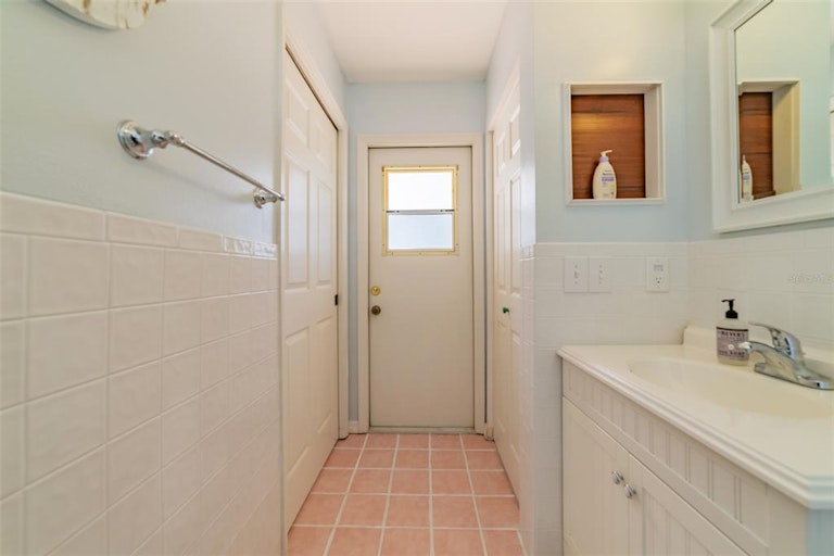 Photo 31 of 58 - 7704 Tessa Dr, Zephyrhills, FL 33540