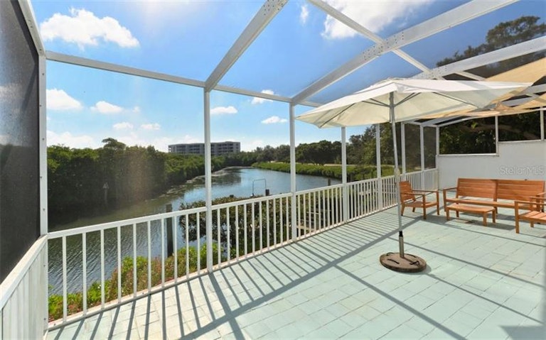 Photo 1 of 25 - 2204 Harbour Court Dr, Longboat Key, FL 34228