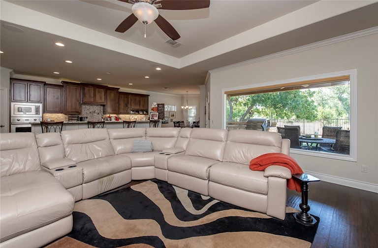 Photo 7 of 16 - 608 Caprock Canyon Trl, Georgetown, TX 78633