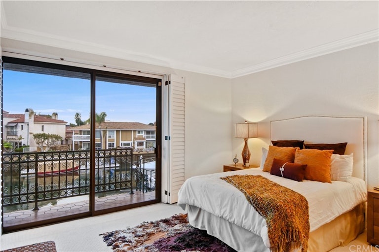 Photo 27 of 45 - 3682 Escapade Cir, Huntington Beach, CA 92649