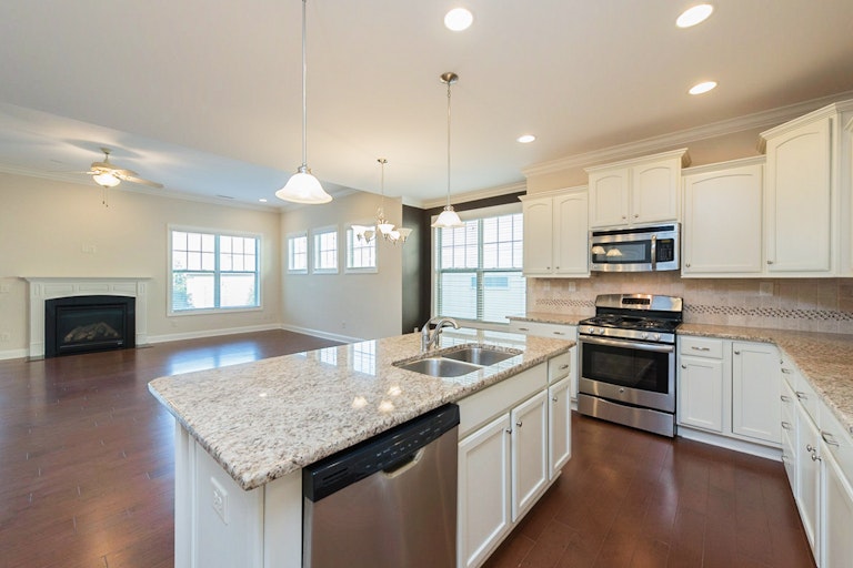 Photo 2 of 24 - 1012 Autumn Meadow Ln, Wake Forest, NC 27587