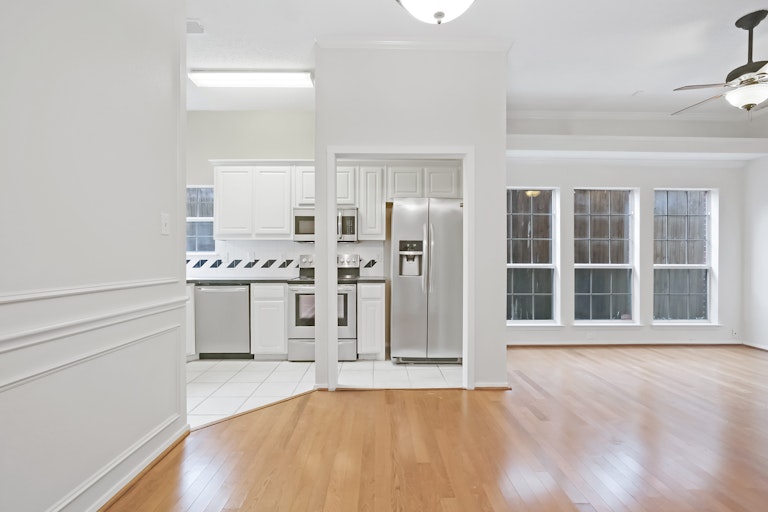 Photo 11 of 24 - 2504 Pinegrove Cir, Arlington, TX 76006