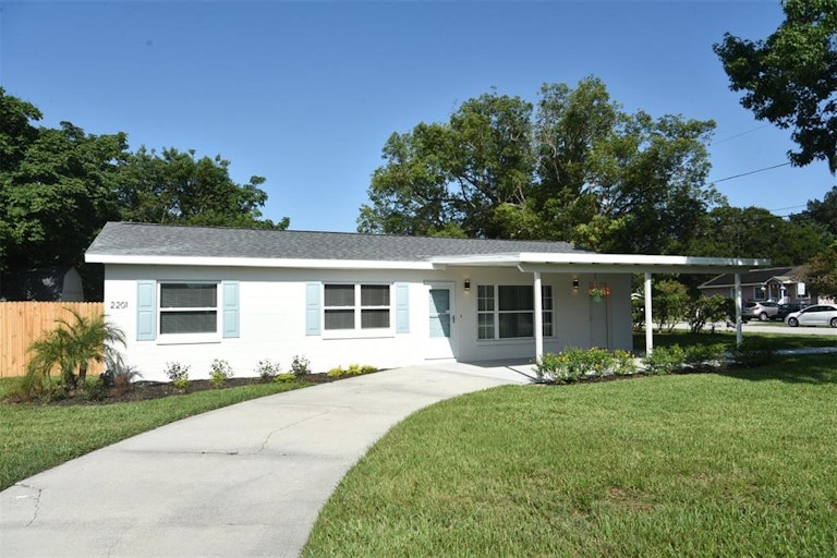 Photo 3 of 40 - 2201 Murdock Blvd, Orlando, FL 32817