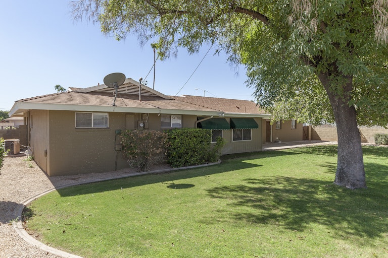 Photo 4 of 25 - 5814 W Frier Dr, Glendale, AZ 85301