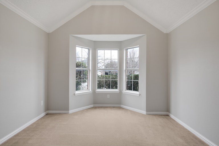 Photo 12 of 27 - 4612 Marguerite Ln, Fort Worth, TX 76123