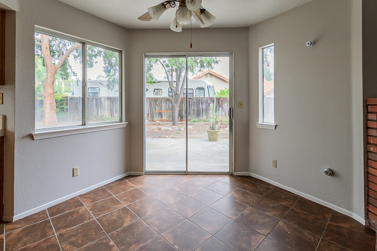 Photo 8 of 23 - 1488 E Beringer Dr, San Jacinto, CA 92583