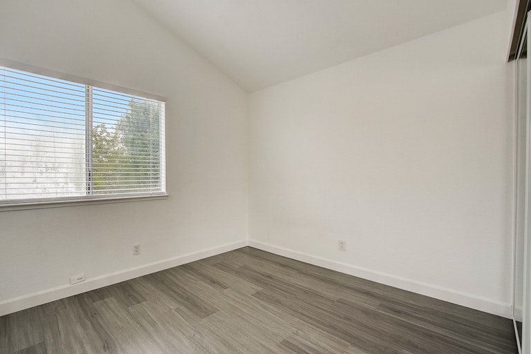 Photo 26 of 35 - 4052 Tawny Meadow Way, Antelope, CA 95843