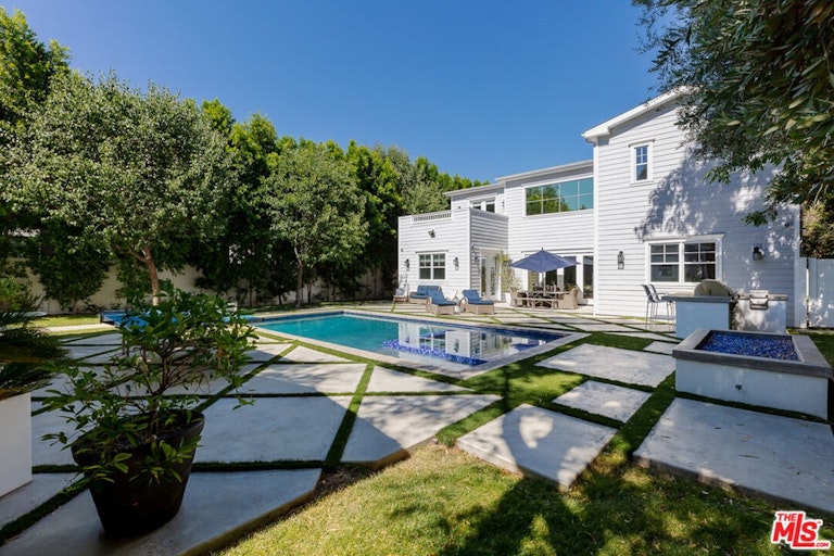 Photo 39 of 52 - 17524 Jayden Ln, Encino, CA 91316