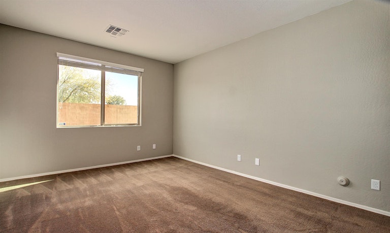 Photo 14 of 28 - 8121 S 23rd Dr, Phoenix, AZ 85041