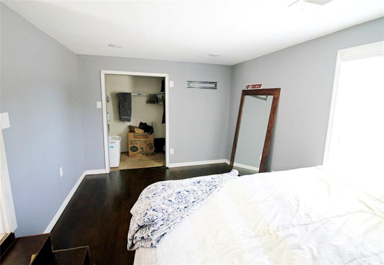 Photo 11 of 39 - 6539 Greenspan Ave, Dallas, TX 75232