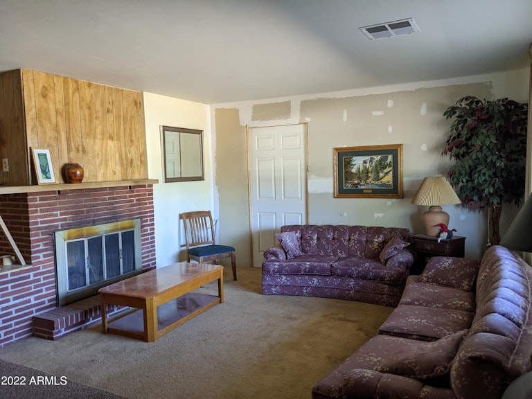 Photo 4 of 33 - 445 N Temple St, Mesa, AZ 85203