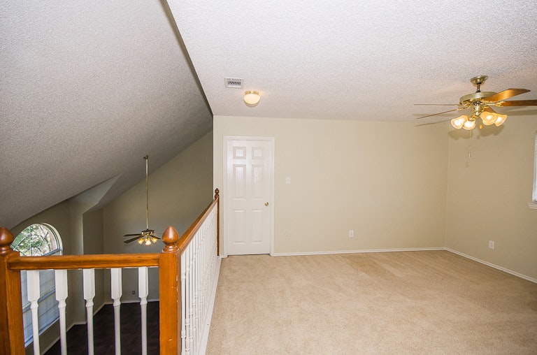 Photo 32 of 42 - 2506 Crosslands Dr, Garland, TX 75040