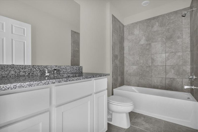 Photo 11 of 23 - 1612 Aspen Ave, Davenport, FL 33837