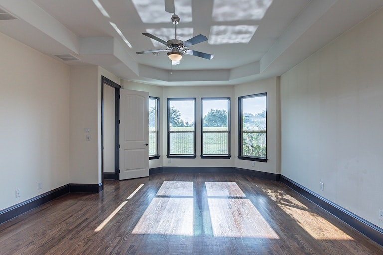 Photo 23 of 28 - 723 Brookstone Dr, Irving, TX 75039