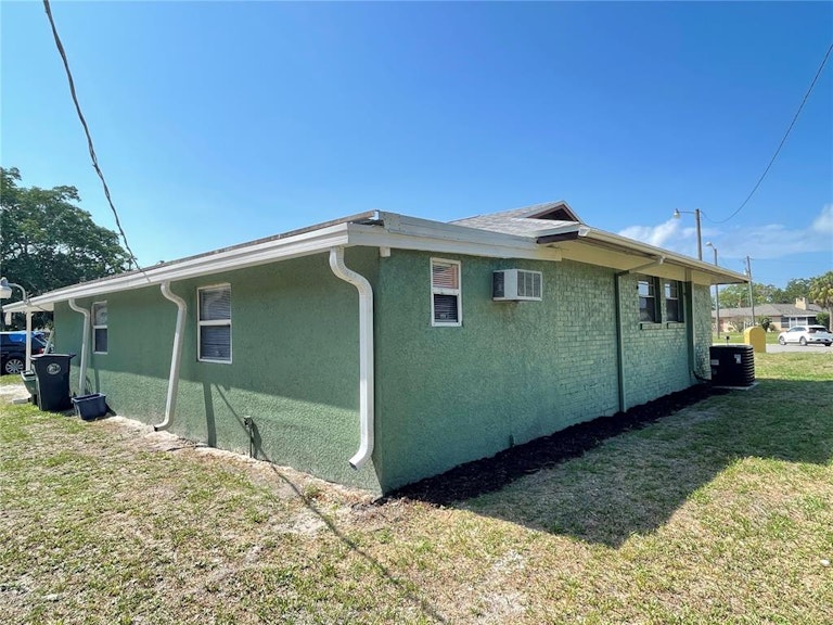 Photo 5 of 30 - 1107 31st Street Ct E, Palmetto, FL 34221