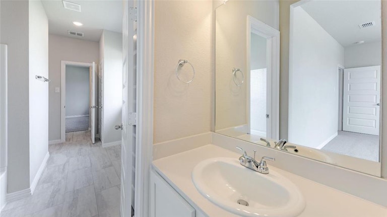 Photo 24 of 28 - 2260 High Plain Ln, Waxahachie, TX 75167