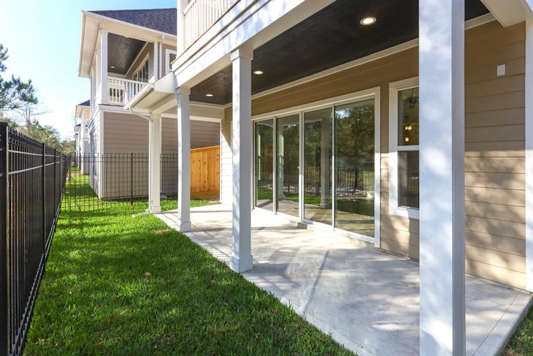 Photo 10 of 38 - 3 Thorpe Ln, Spring, TX 77389