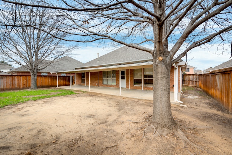 Photo 27 of 29 - 3954 Wisteria Ln, Haltom City, TX 76137