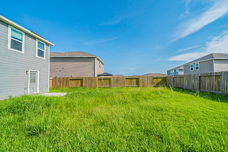 Photo 27 of 27 - 8015 Distant Harbor Rd, Baytown, TX 77523