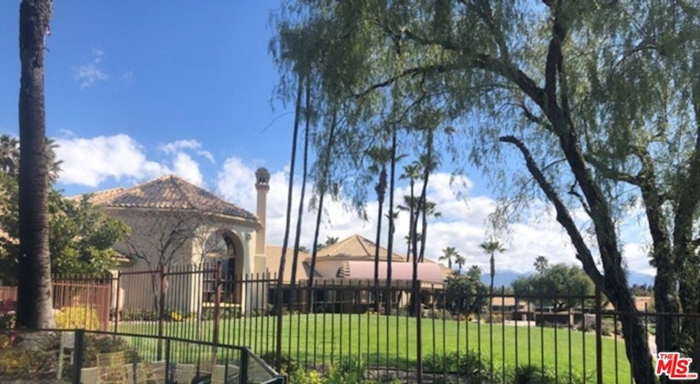Photo 43 of 54 - 4907 Singing Hills Dr, Banning, CA 92220